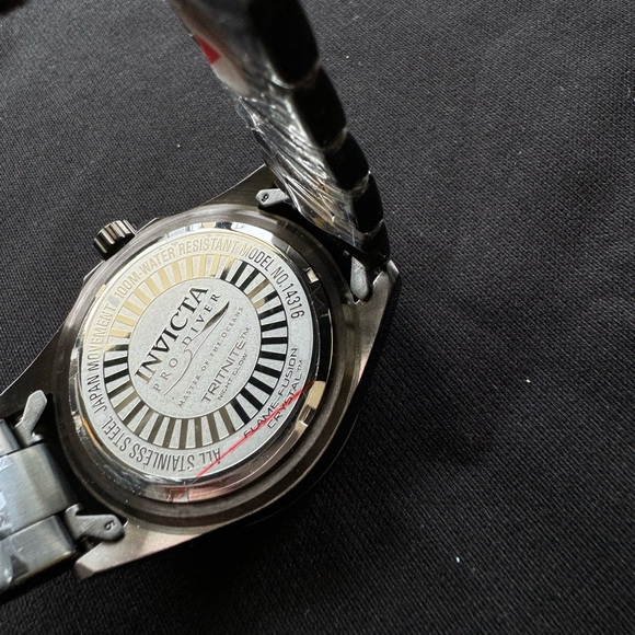 ✨ Invicta Pro Diver 14316 | 45mm Quartz | NWT ✨ - Picture 5 of 7